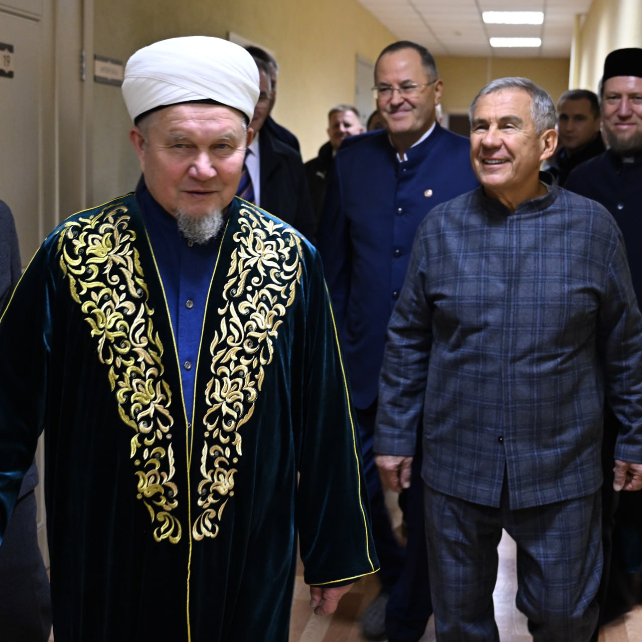 Рустам Минниханов посетил мусульманский пансионат для мальчиков в селе Бурбаш в Балтасинском районе Рустам Минниханов посетил мусульманский пансионат для мальчиков в селе Бурбаш в Балтасинском районе