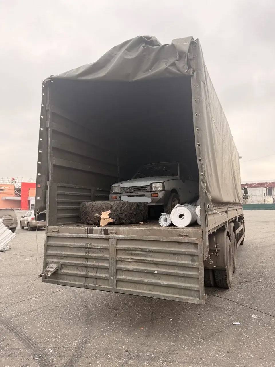 Мэр Нижнекамска Радмир Беляев вместе с другими сотрудниками администрации навестили наших бойцов в зоне СВО и передали им 30 тонн гуманитарного груза, включая технику и стройматериалы Мэр Нижнекамска Радмир Беляев вместе с другими сотрудниками администрации навестили наших бойцов в зоне СВО и передали им 30 тонн гуманитарного груза, включая технику и стройматериалы