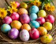 Традиции и новшества: как окрашивать яйца к Пасхе