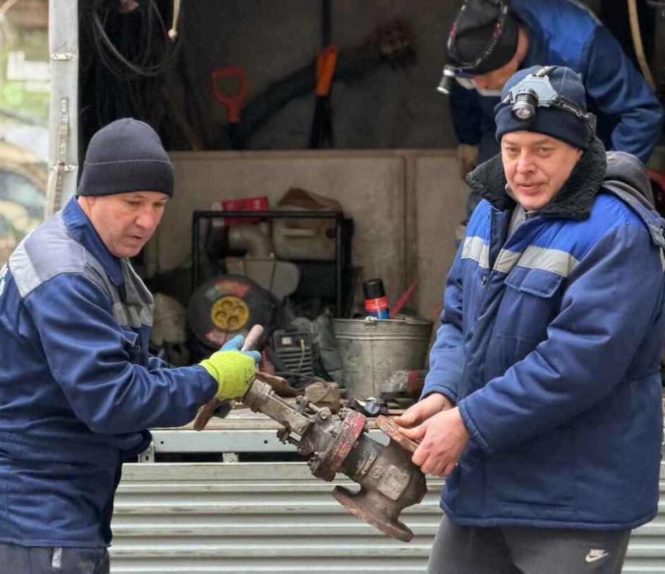 Специалисты Зеленодольского водоканала приехали из Татарстана в Лисичанск, чтобы подготовить многоквартирные дома к отопительному сезону