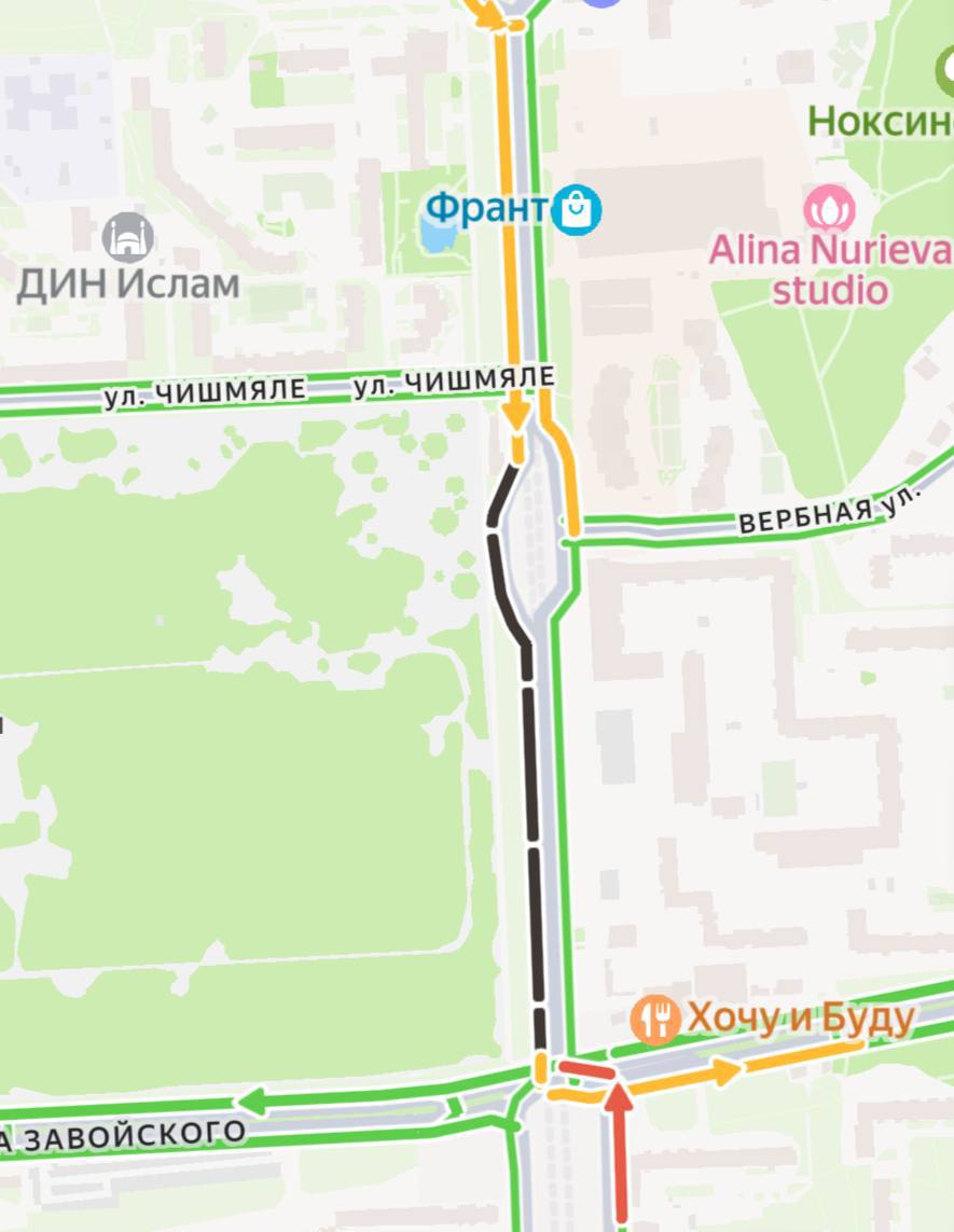 В Казани на ул. Юлиуса Фучика ограничено движение транспорта из-за потопа