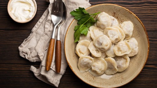 Быстрее даже робот не сделает: слепите 10 килограммов пельменей за час