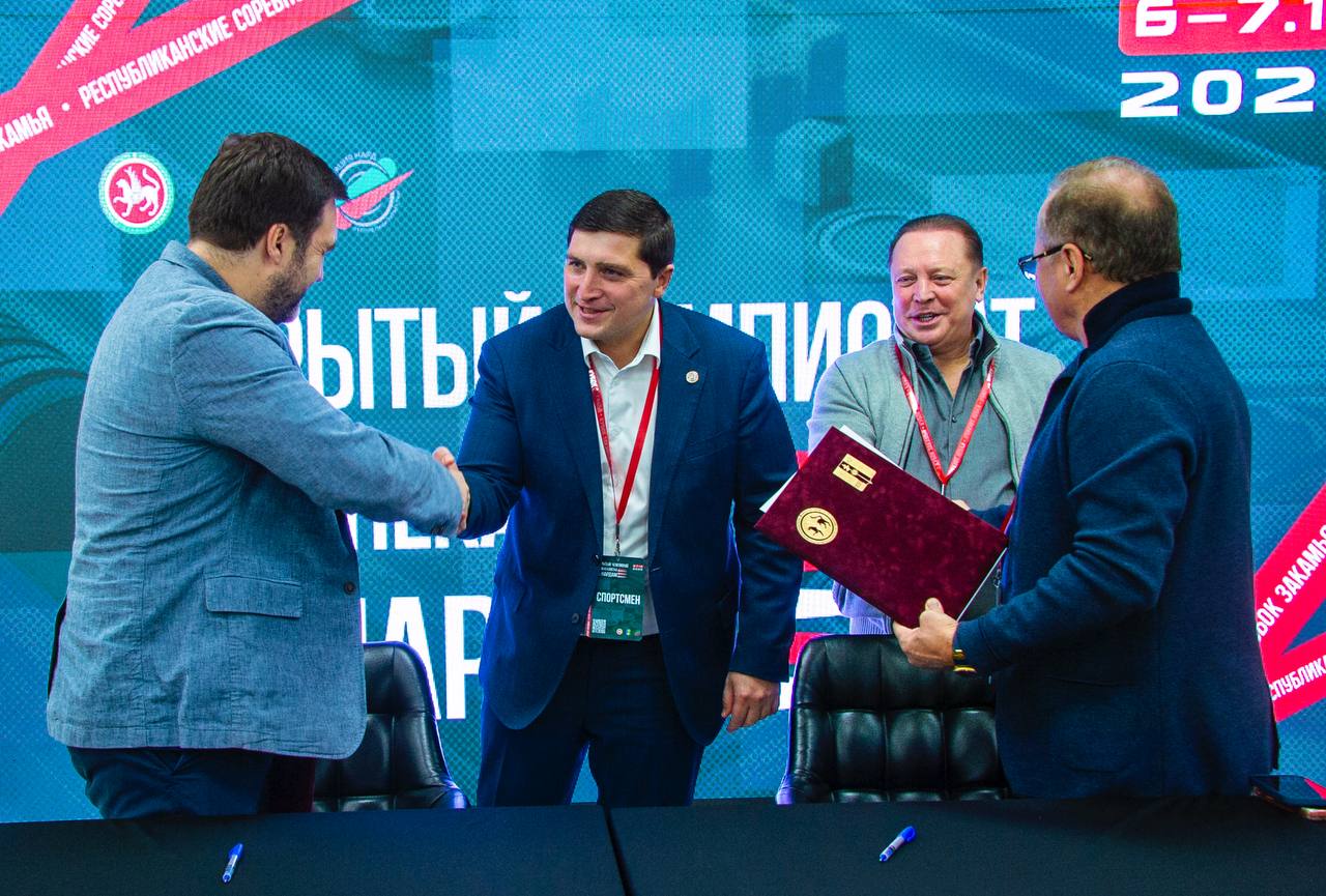 Вот такая атмосфера царит сегодня в «Базе» Вот такая атмосфера царит сегодня в «Базе»