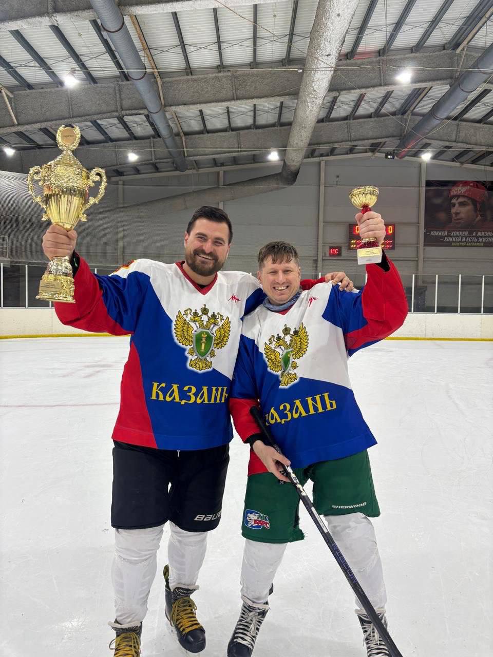 Турнир по хоккею, посвященный Дню юриста, завершился победой команды прокуратуры Татарстана Турнир по хоккею, посвященный Дню юриста, завершился победой команды прокуратуры Татарстана