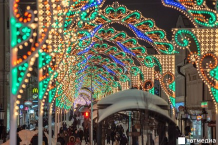 В преддверии Нового года во всех районах Казани организуют более 100 новогодних площадок