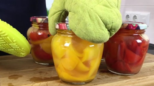 Превратите томаты с перцами в аппетитную закуску: удачный рецепт от шеф-повара