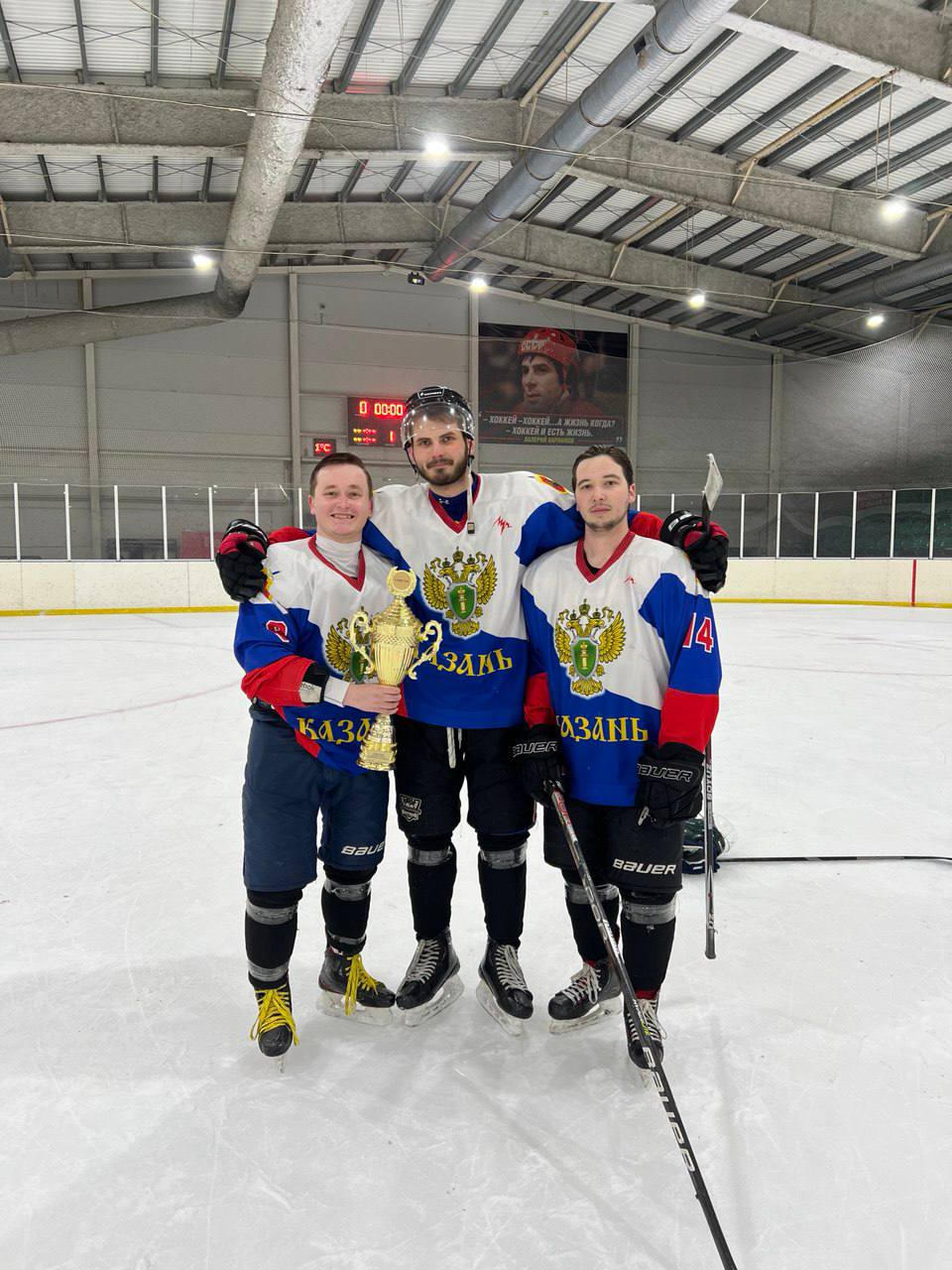 Турнир по хоккею, посвященный Дню юриста, завершился победой команды прокуратуры Татарстана Турнир по хоккею, посвященный Дню юриста, завершился победой команды прокуратуры Татарстана