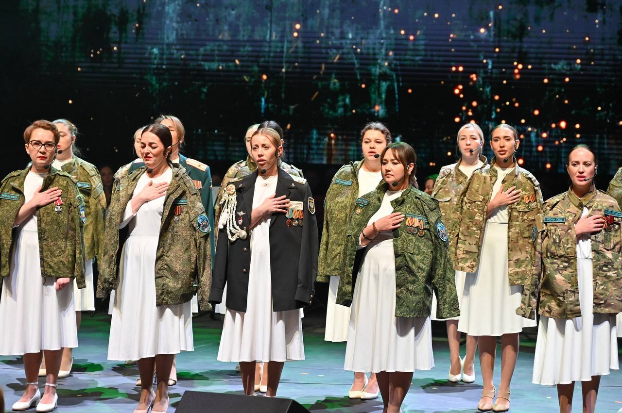 Сегодня, в День Героев Отечества, поздравили с праздником Героев России, Героев труда, ветеранов и участников специальной военной операции – тех, кто бескорыстно отдает своюжизнь во имя защиты нашей Родины, процветания и... Сегодня, в День Героев Отечества, поздравили с праздником Героев России, Героев труда, ветеранов и участников специальной военной операции – тех, кто бескорыстно отдает своюжизнь во имя защиты нашей Родины, процветания и...