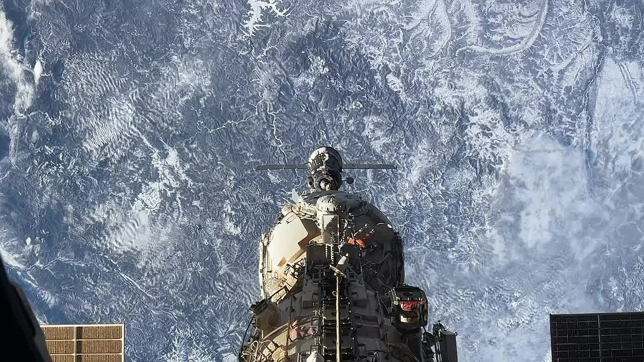 Космонавт из Татарстана Сергей Рыжиков вернулся на Землю