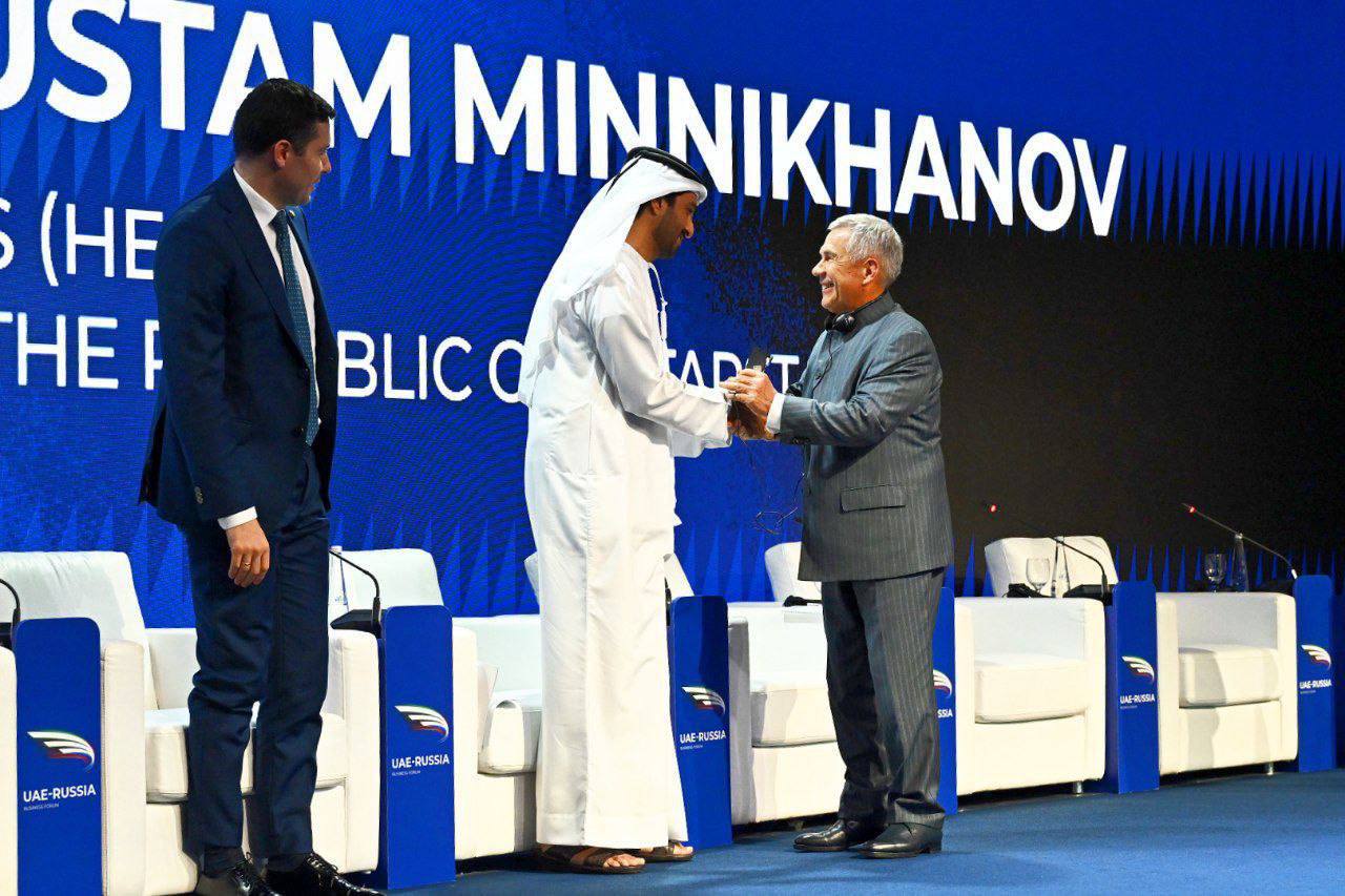 Рустам Минниханов: «Татарстан – признанный лидер в цифровизации всех отраслей экономики и госуправления в России» Рустам Минниханов: «Татарстан – признанный лидер в цифровизации всех отраслей экономики и госуправления в России»