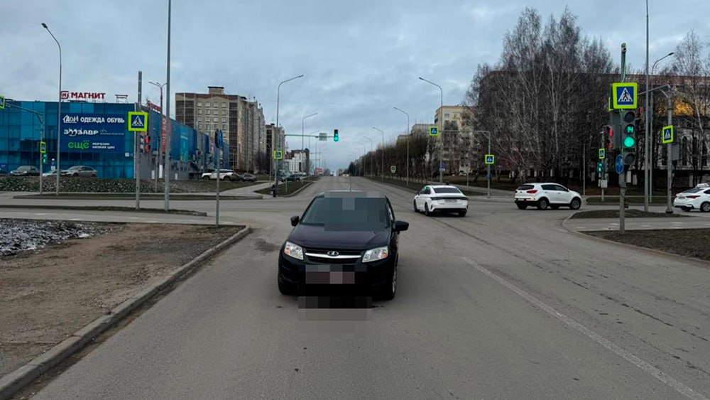 В Нижнекамске 10 декабря на улице Гагарина женщина попала под машину