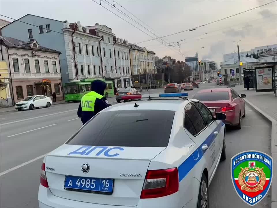 9 декабря в Казани автоинспекторы остановили автомобиль Mercedes-Benz