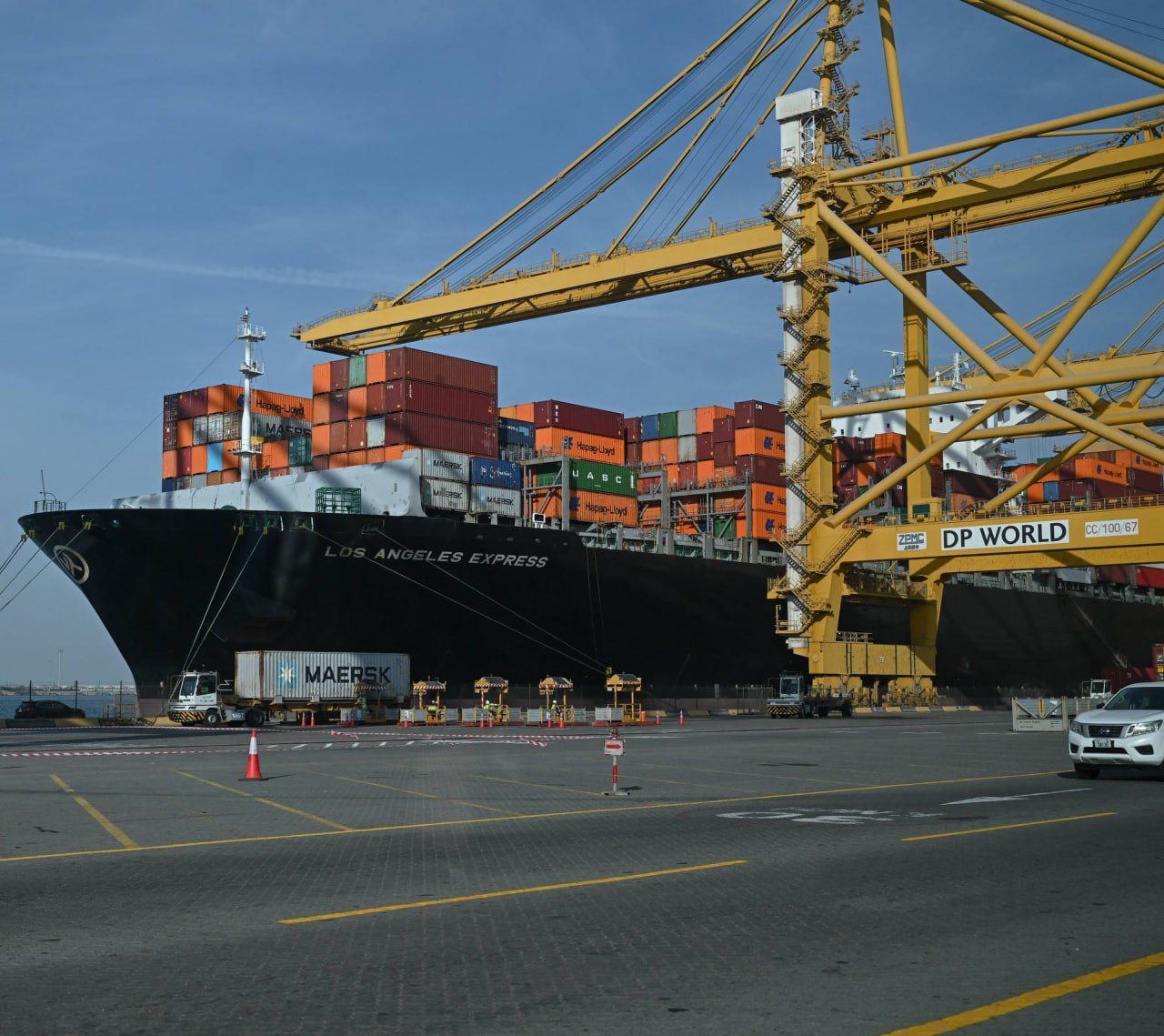 Рустам Минниханов посетил морской терминал, промышленного парка и свободной экономической зоны JAFZA Рустам Минниханов посетил морской терминал, промышленного парка и свободной экономической зоны JAFZA