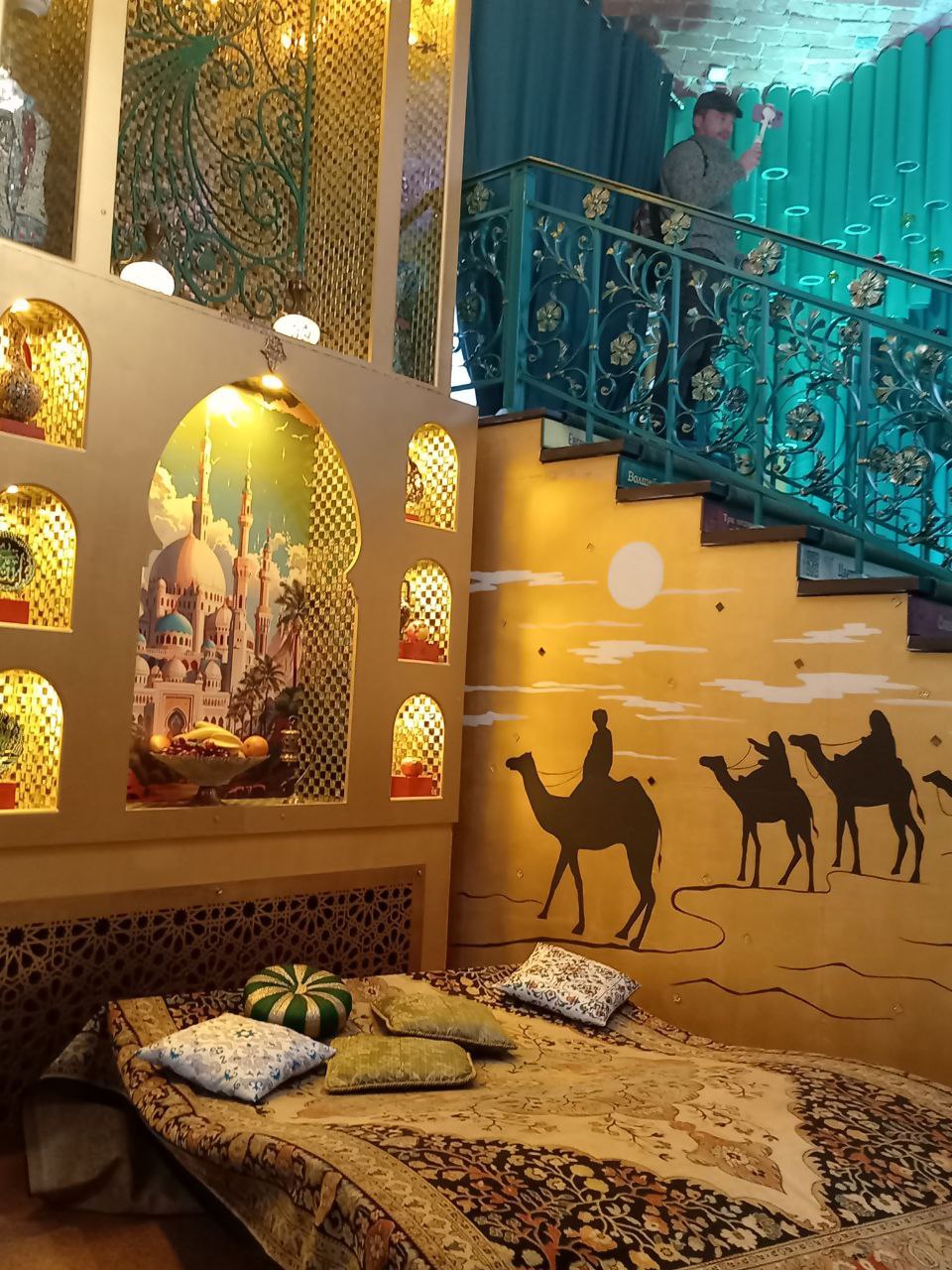 А в подвале «Эврики» живёт сказка! А в подвале «Эврики» живёт сказка!