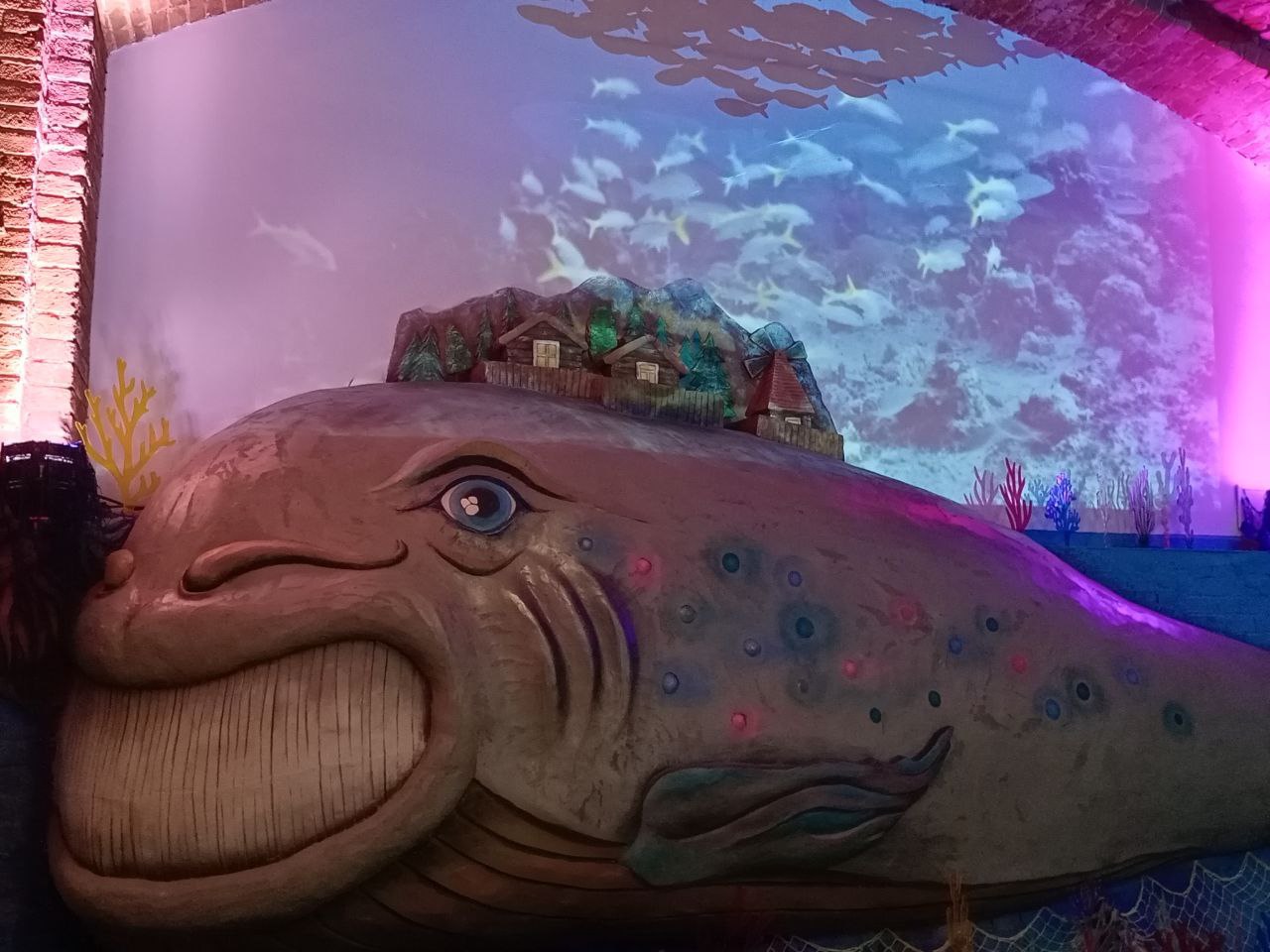 А в подвале «Эврики» живёт сказка! А в подвале «Эврики» живёт сказка!