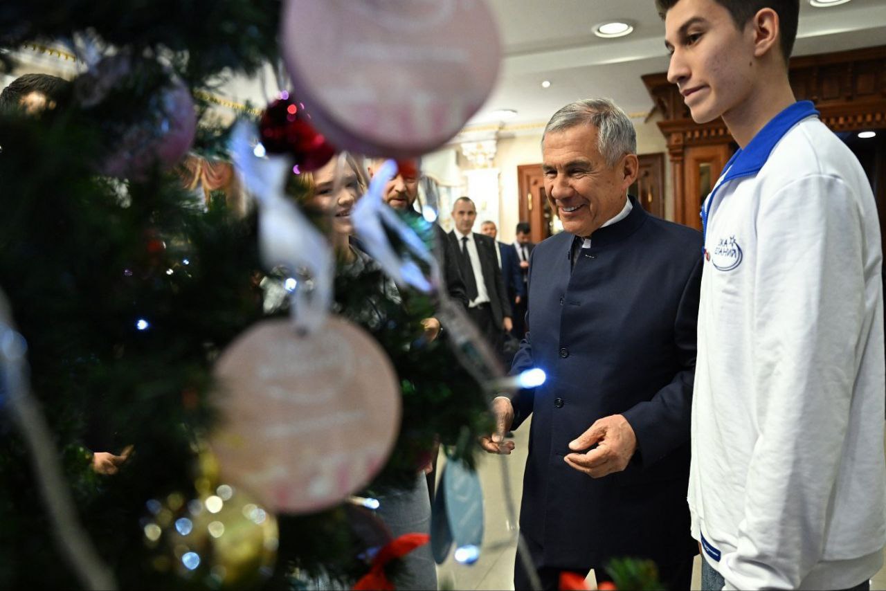 Сегодня Раис Татарстана принял участие в благотворительной акции «Ёлка желаний»