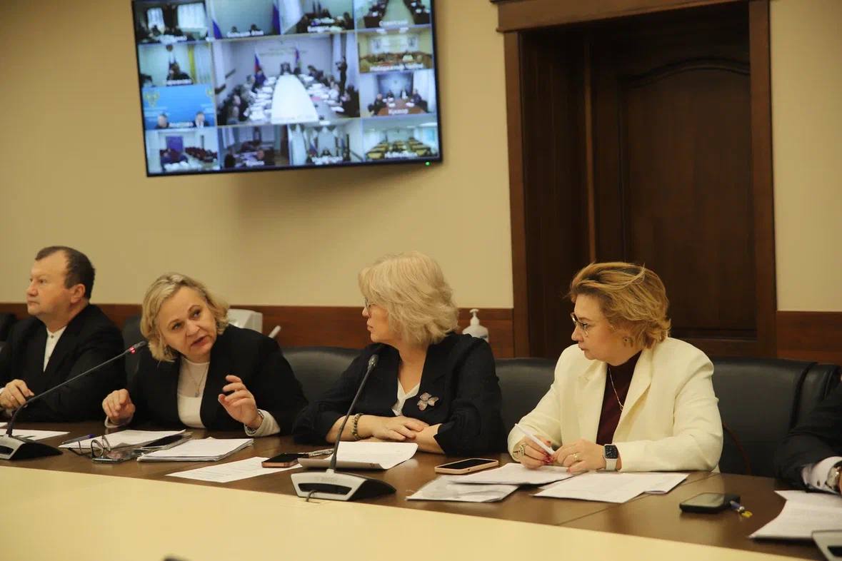 Первый заместитель прокурора Татарстана Александр Чеховской провел заседание межведомственной рабочей группы по вопросам предупреждения и профилактики правонарушений несовершеннолетних, защите их прав и законных интересов Первый заместитель прокурора Татарстана Александр Чеховской провел заседание межведомственной рабочей группы по вопросам предупреждения и профилактики правонарушений несовершеннолетних, защите их прав и законных интересов