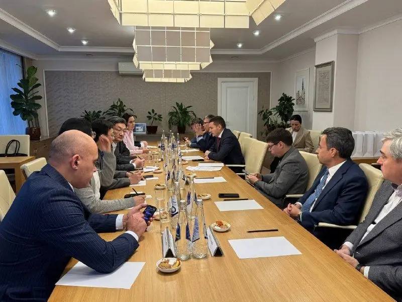 В Республиканском агентстве по печати и массовым коммуникациям «Татмедиа» прошла встреча представителей ведущих СМИ Республики Татарстан с делегацией из Китая, в которой принимают участие: