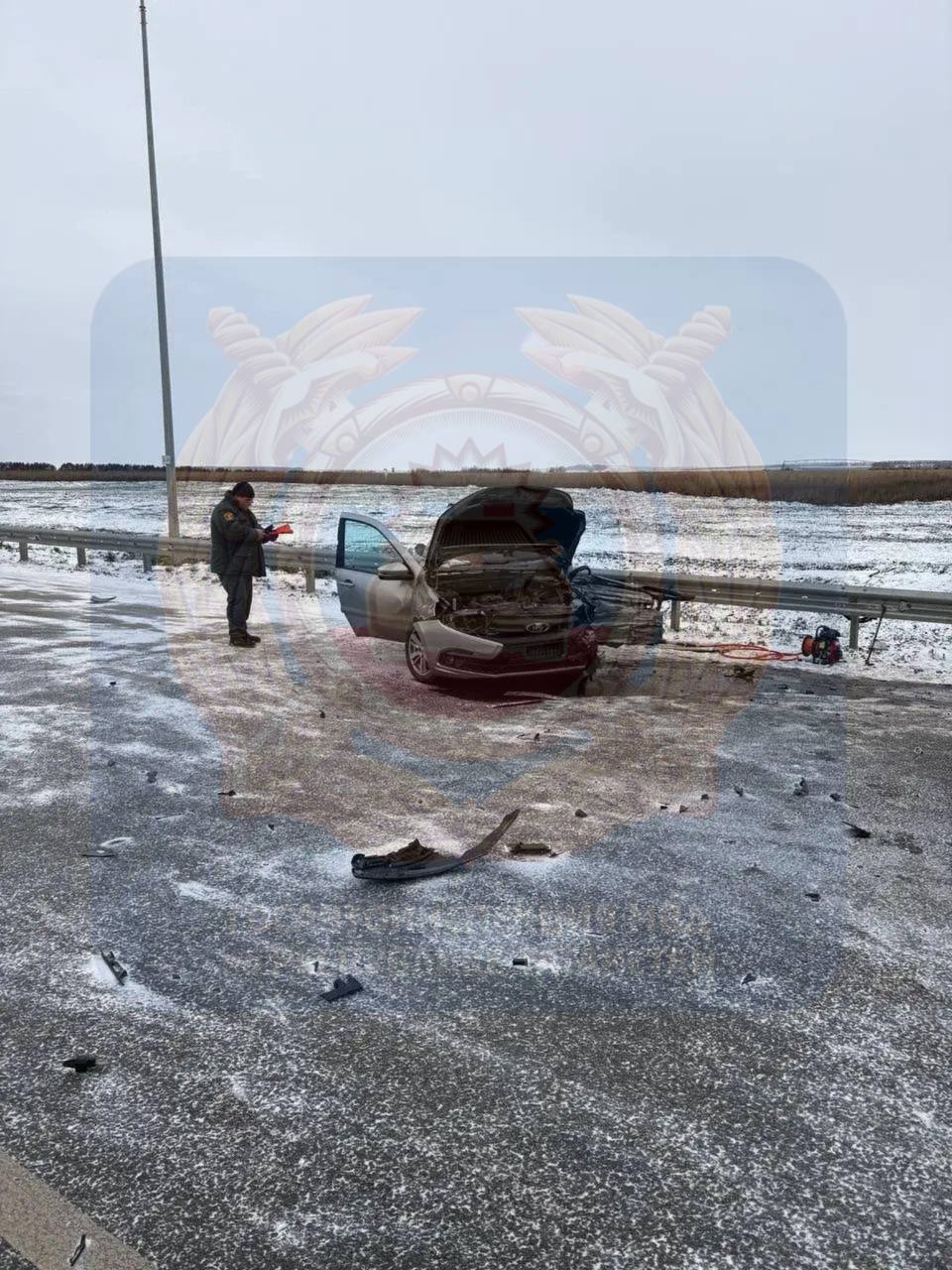 11 декабря в Мензелинском районе водитель грузового автомобиля Volvo, 2000 года рождения, по предварительным данным, не выбрал безопасную скорость, совершил наезд на металическое ограждение, выехал на встречную полосу и... 11 декабря в Мензелинском районе водитель грузового автомобиля Volvo, 2000 года рождения, по предварительным данным, не выбрал безопасную скорость, совершил наезд на металическое ограждение, выехал на встречную полосу и...