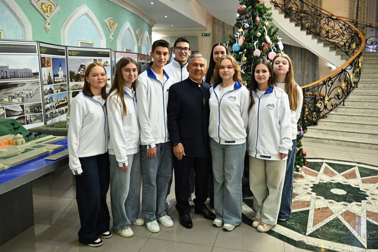 Рустам Минниханов: Сегодня принял участие в благотворительной акции «Елка желаний»! В этом году на сайт поступило более трех тысяч заявок Рустам Минниханов: Сегодня принял участие в благотворительной акции «Елка желаний»! В этом году на сайт поступило более трех тысяч заявок