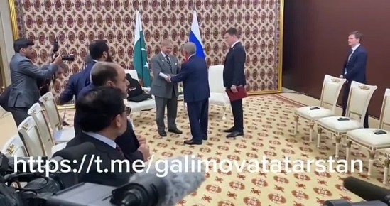 С премьер- министром Исламской Республики Пакистан Шахбазом Шарифом тоже встретились