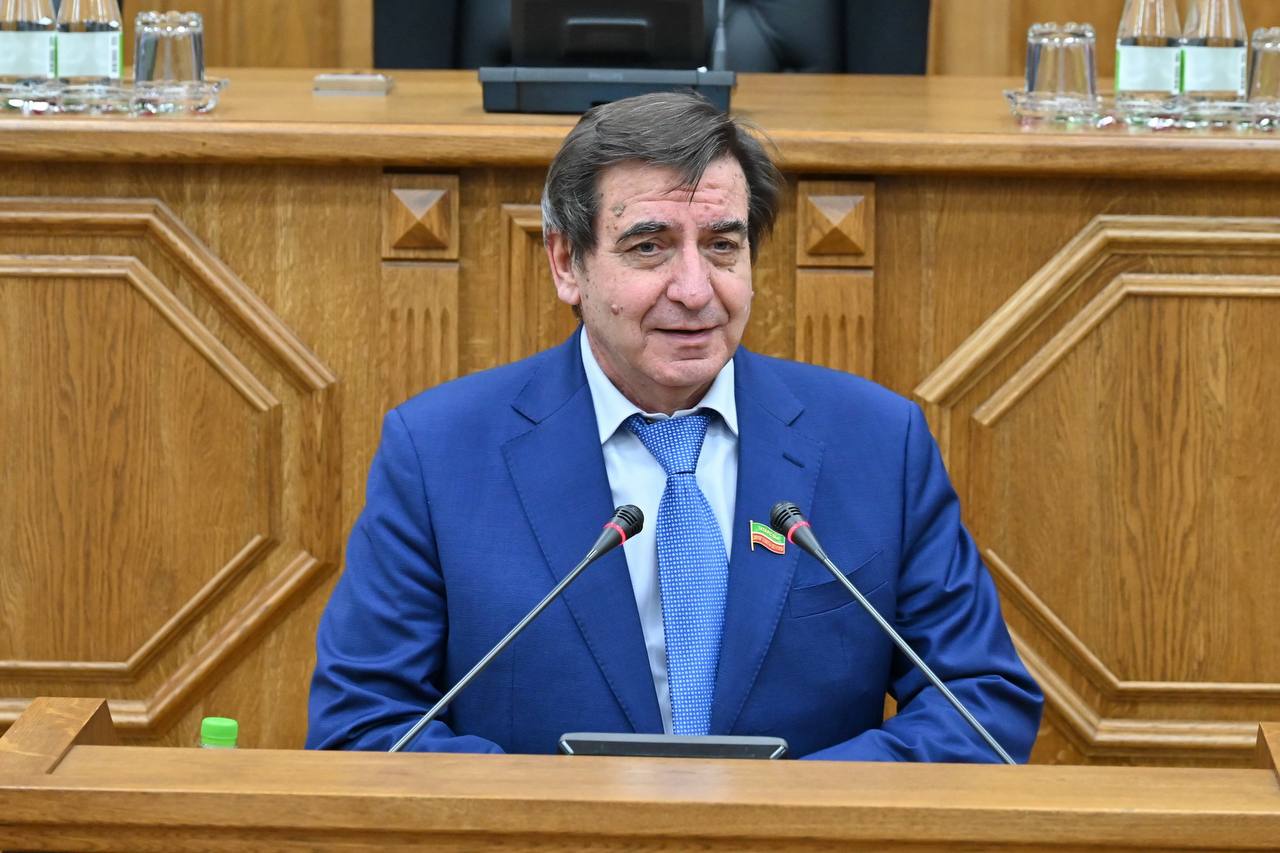 В Государственном Совете вручили паспорта юным гражданам В Государственном Совете вручили паспорта юным гражданам