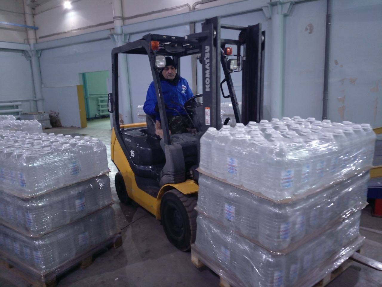 34 колонну гуманитарной помощи отправили в подшефные Татарстану города Лисичанск и Рубежное, а также нашим военнослужащим 34 колонну гуманитарной помощи отправили в подшефные Татарстану города Лисичанск и Рубежное, а также нашим военнослужащим