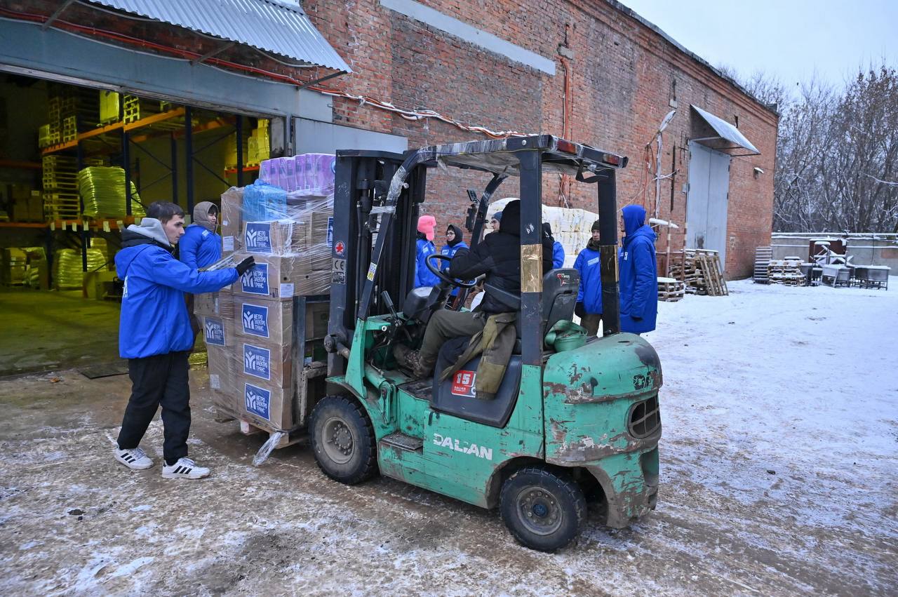 34 колонну гуманитарной помощи отправили в подшефные Татарстану города Лисичанск и Рубежное, а также нашим военнослужащим 34 колонну гуманитарной помощи отправили в подшефные Татарстану города Лисичанск и Рубежное, а также нашим военнослужащим