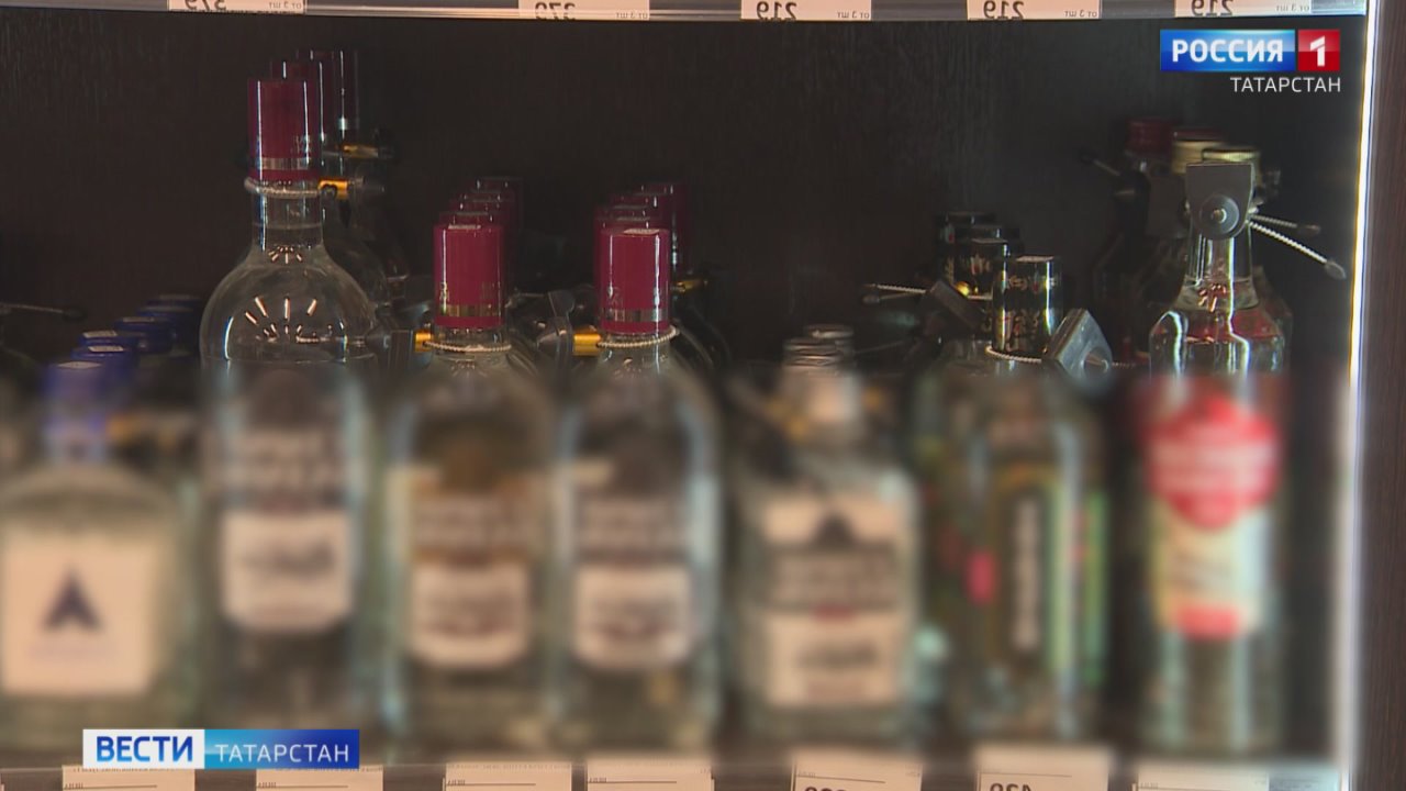 Татарстанцам рассказали, как выбрать алкоголь для новогоднего стола