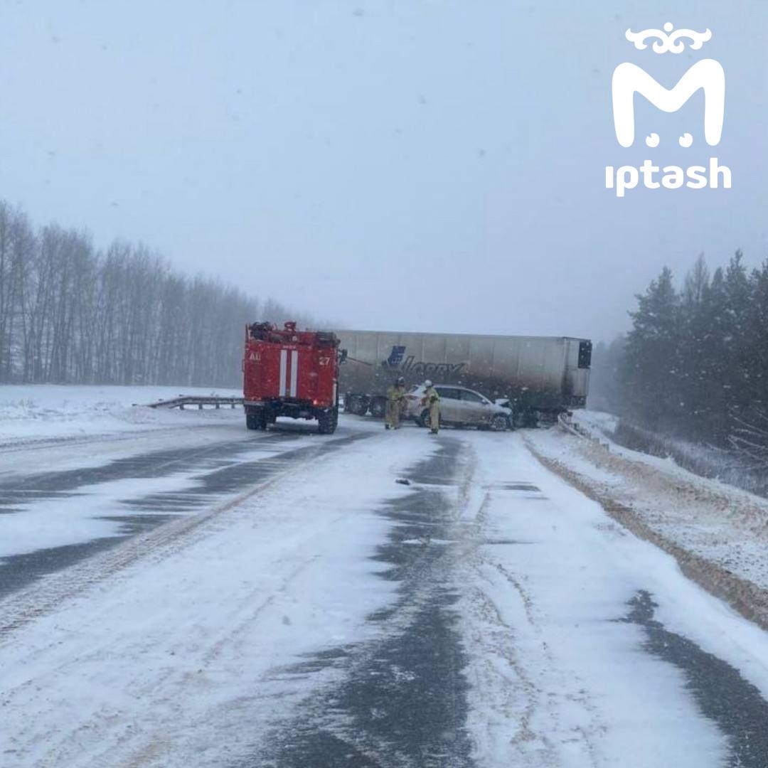 Два человека погибли в массовом ДТП в Альметьевском районе