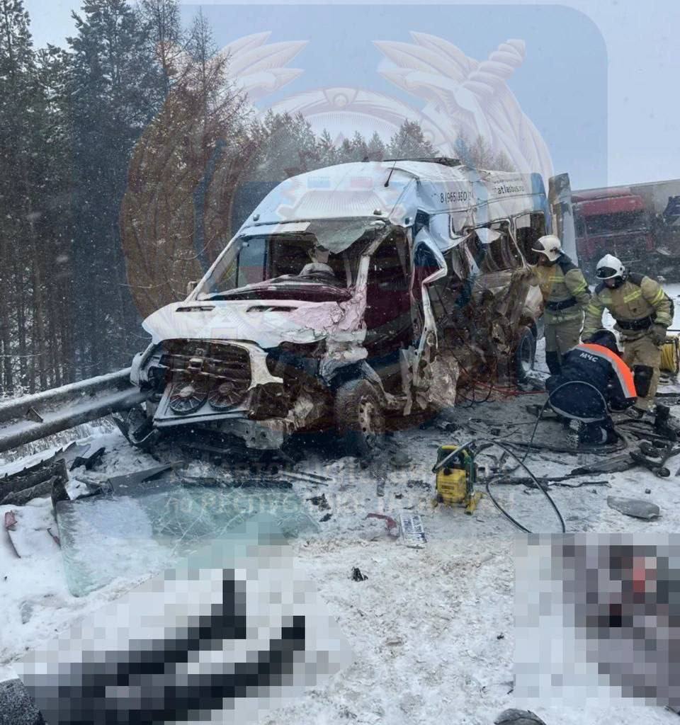 Два человека погибли в массовом ДТП в Альметьевском районе Два человека погибли в массовом ДТП в Альметьевском районе
