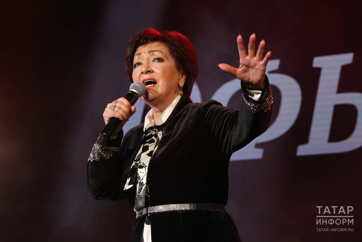 Накануне в казанском концертном зале «Пирамида» состоялась торжественная церемония вручения XIII Национальной музыкальной премии «Болгар радиосы» Накануне в казанском концертном зале «Пирамида» состоялась торжественная церемония вручения XIII Национальной музыкальной премии «Болгар радиосы»