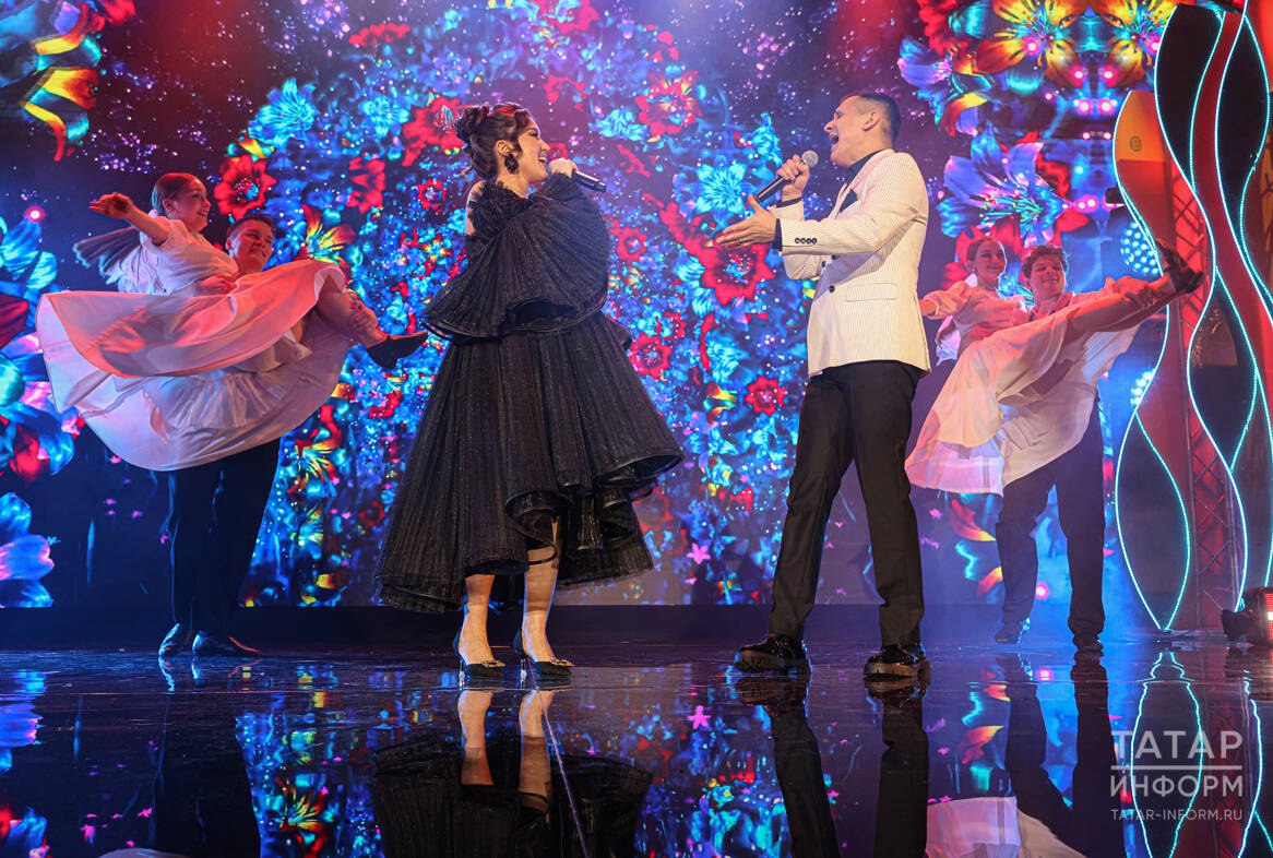 Накануне в казанском концертном зале «Пирамида» состоялась торжественная церемония вручения XIII Национальной музыкальной премии «Болгар радиосы» Накануне в казанском концертном зале «Пирамида» состоялась торжественная церемония вручения XIII Национальной музыкальной премии «Болгар радиосы»