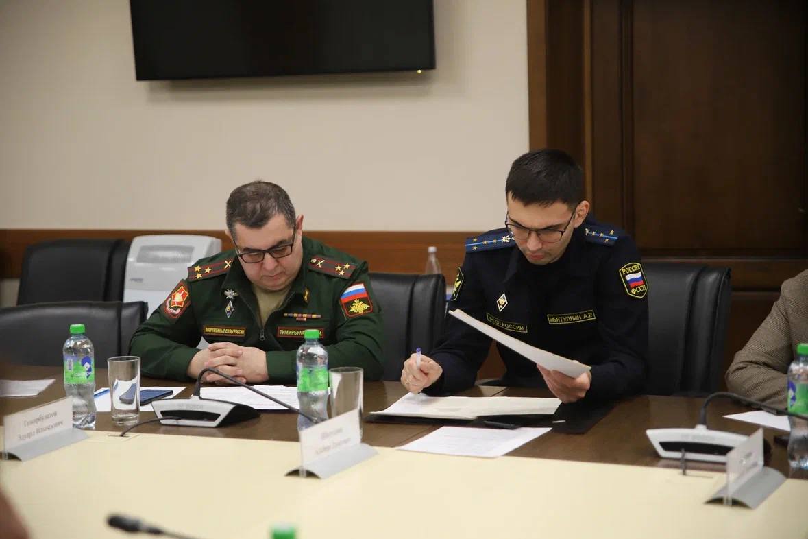 Первый заместитель прокурора Татарстана Александр Чеховской провел заседание межведомственной рабочей группы по вопросам профилактики правонарушений в миграционной сфере Первый заместитель прокурора Татарстана Александр Чеховской провел заседание межведомственной рабочей группы по вопросам профилактики правонарушений в миграционной сфере