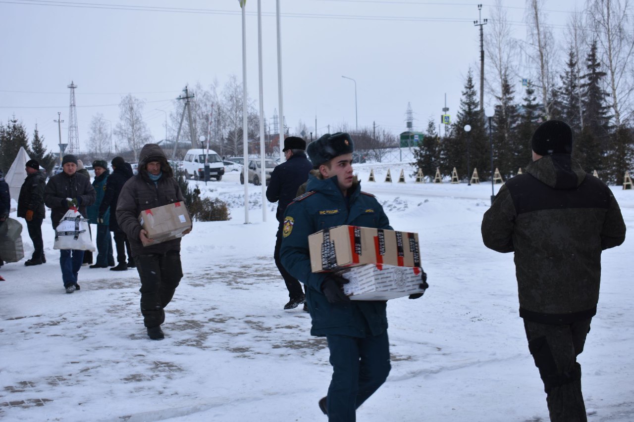 Районы Татарстана продолжают поддерживать военнослужащих и подшефные города республики Районы Татарстана продолжают поддерживать военнослужащих и подшефные города республики