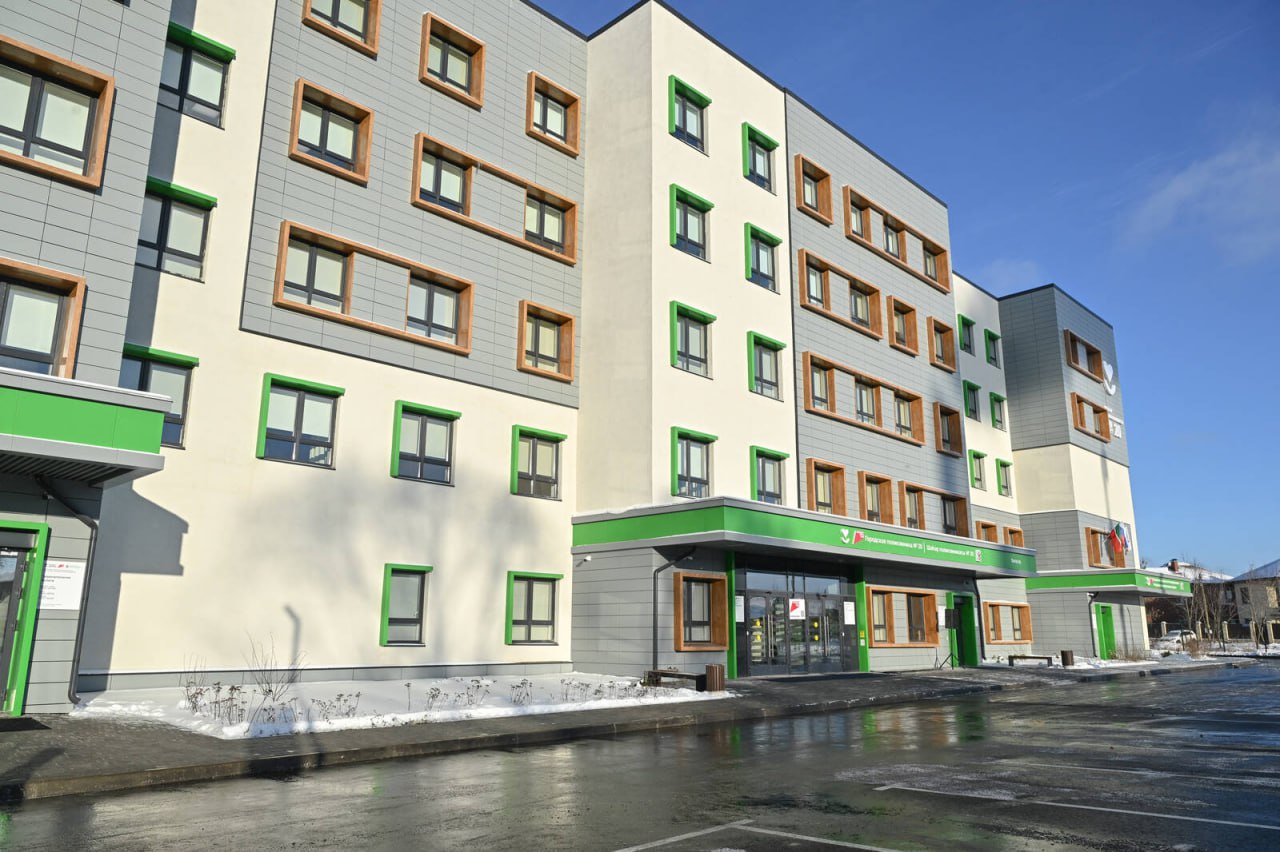 Две новые современные поликлиники открыл сегодня Рустам Минниханов в столице Татарстана Две новые современные поликлиники открыл сегодня Рустам Минниханов в столице Татарстана