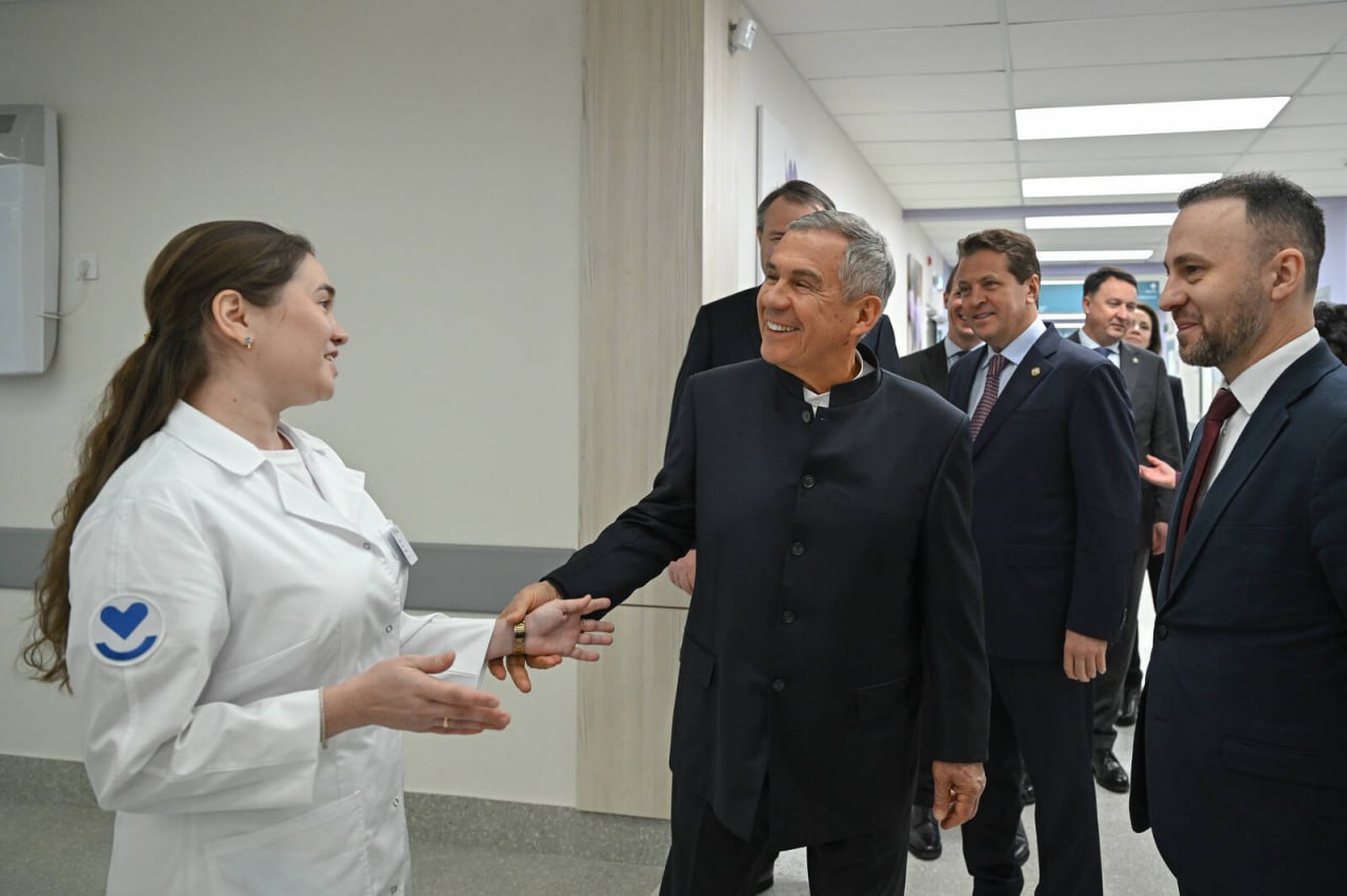 Две новые современные поликлиники открыл сегодня Рустам Минниханов в столице Татарстана