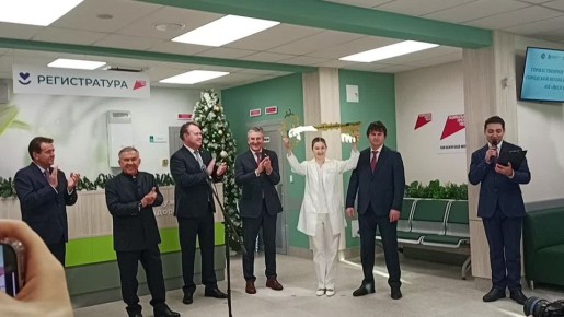 Рустам Минниханов открыл две новые поликлиники в Казани