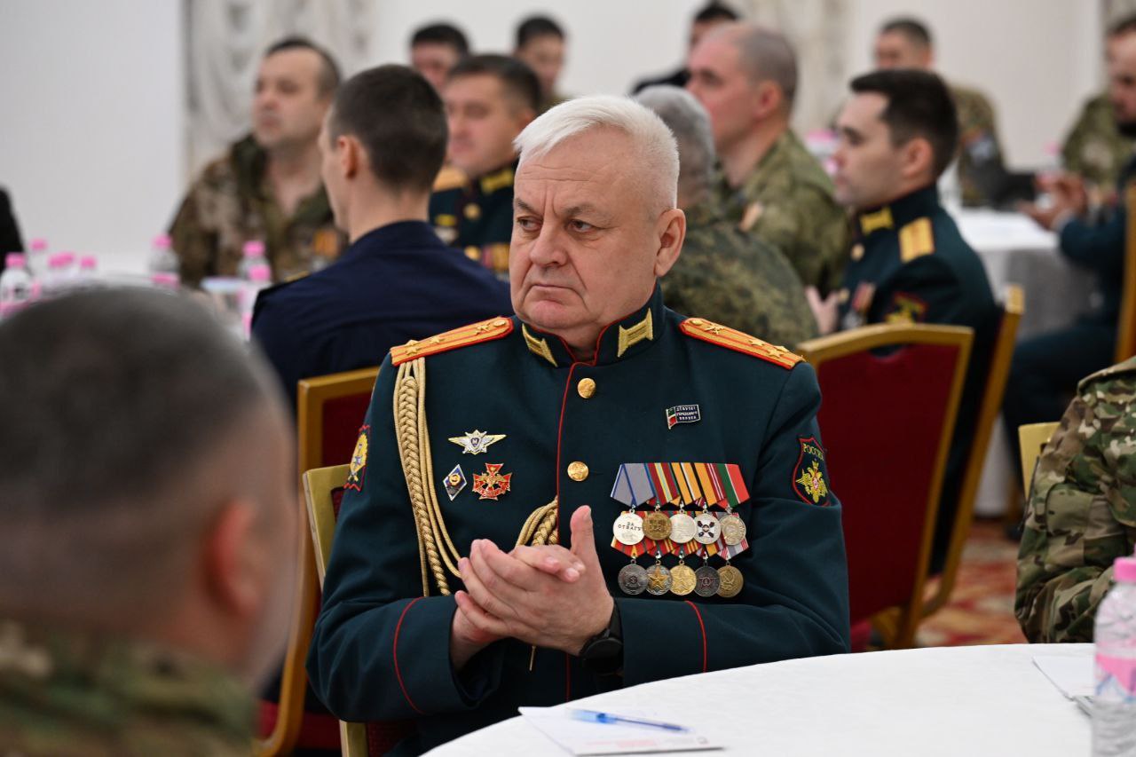 Рустам Минниханов: Сегодня встретились с ветеранами СВО - участниками кадровой программы «Батырлар. Герои Татарстана» Рустам Минниханов: Сегодня встретились с ветеранами СВО - участниками кадровой программы «Батырлар. Герои Татарстана»