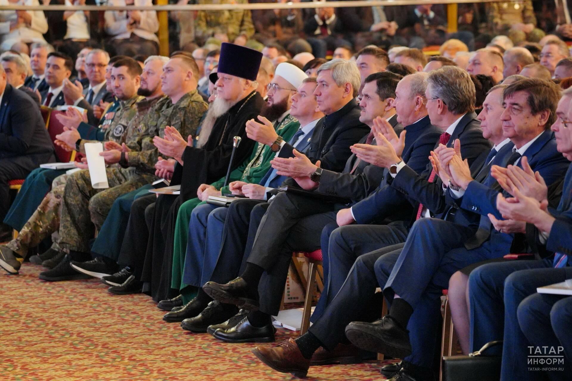 Рустам Минниханов: «Важно выбрать такой путь, чтобы мы потом не сожалели» Рустам Минниханов: «Важно выбрать такой путь, чтобы мы потом не сожалели»