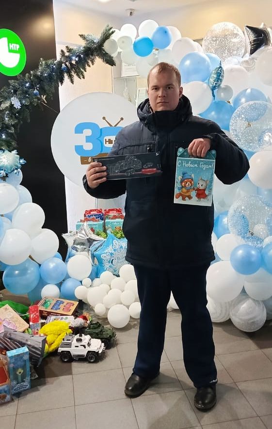 Всё больше нижнекамцев присоединяются к нашей доброй новогодней акции Мы благодарим Анатолия Скопина и его дочь Варвару, Артёма и от Елену Протопоповых, Тимура Шайхрамова из 29-й школы Всё больше нижнекамцев присоединяются к нашей доброй новогодней акции Мы благодарим Анатолия Скопина и его дочь Варвару, Артёма и от Елену Протопоповых, Тимура Шайхрамова из 29-й школы