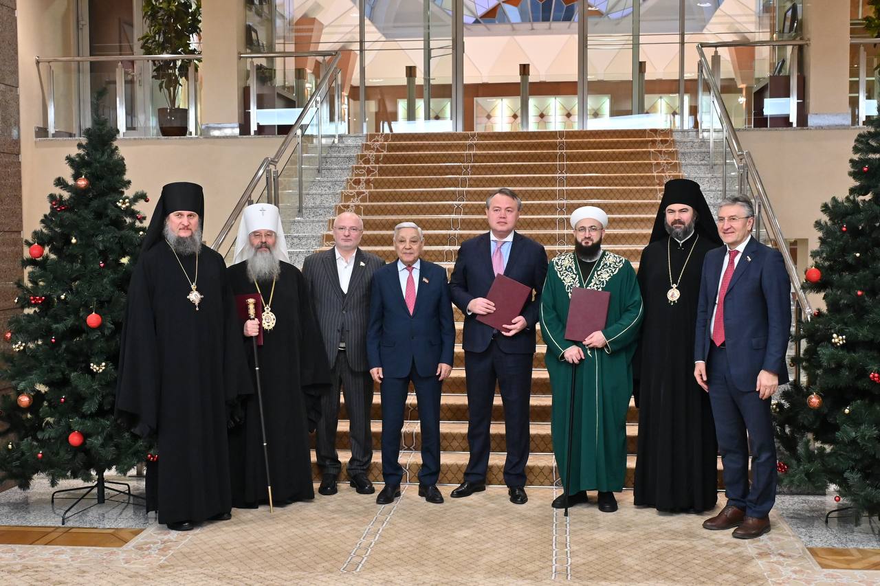 Соглашения о сотрудничестве между Министерством здравоохранения, Татарстанской митрополией и Духовным управлением мусульман подписали в Государственном Совете