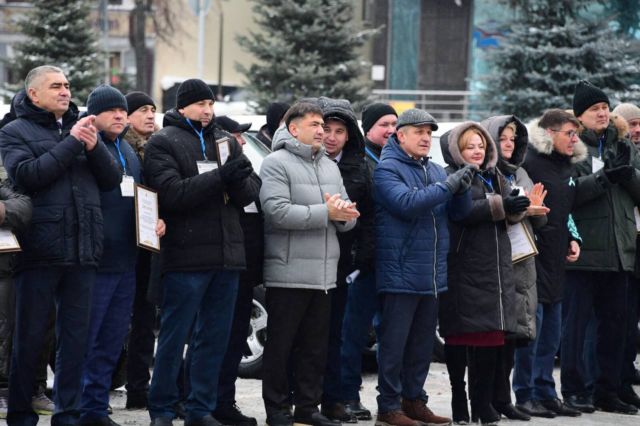 Победителям республиканского смотра-конкурса среди муниципальных образований вручили автомобили Победителям республиканского смотра-конкурса среди муниципальных образований вручили автомобили