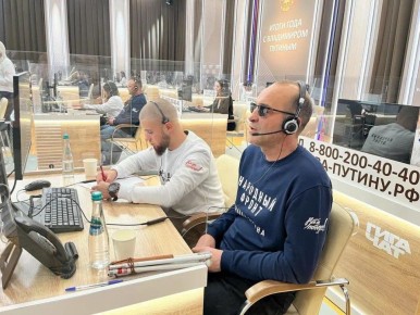 Ветеран СВО из РТ, потерявший зрение в ходе боевых действий, стал одним из операторов горячей линии Владимира Путина