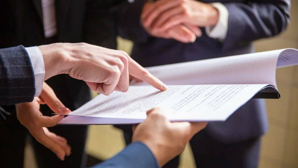 Одинокая мать обратилась в Азнакаевскую городскую прокуратуру с жалобой на управляющую компанию «Наш Дом Восход», неправомерно начисляющую долги за коммуналку ее сыну