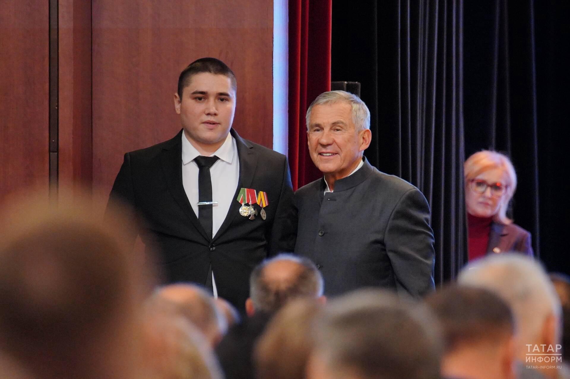 Рустам Минниханов: «Важно выбрать такой путь, чтобы мы потом не сожалели» Рустам Минниханов: «Важно выбрать такой путь, чтобы мы потом не сожалели»