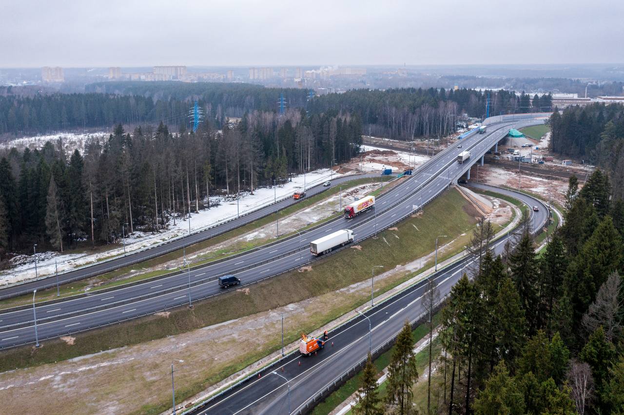 Марат Хуснуллин: Вчера и сегодня свои годовщины отметили две значимые дороги – исполнилось два года с момента открытия трассы М-12 «Восток» от Москвы до Казани и год с открытия обхода деревни Малые Вяземы на ЦКАД в... Марат Хуснуллин: Вчера и сегодня свои годовщины отметили две значимые дороги – исполнилось два года с момента открытия трассы М-12 «Восток» от Москвы до Казани и год с открытия обхода деревни Малые Вяземы на ЦКАД в...