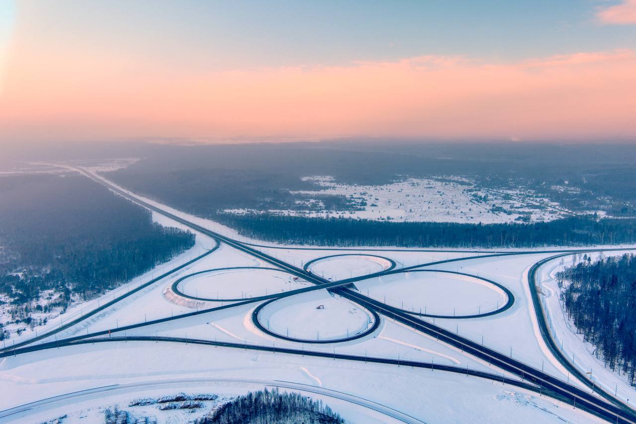 Марат Хуснуллин: Вчера и сегодня свои годовщины отметили две значимые дороги – исполнилось два года с момента открытия трассы М-12 «Восток» от Москвы до Казани и год с открытия обхода деревни Малые Вяземы на ЦКАД в... Марат Хуснуллин: Вчера и сегодня свои годовщины отметили две значимые дороги – исполнилось два года с момента открытия трассы М-12 «Восток» от Москвы до Казани и год с открытия обхода деревни Малые Вяземы на ЦКАД в...