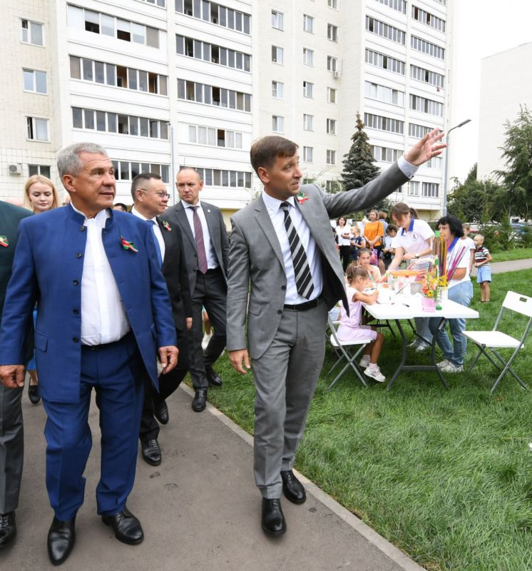 Рустам Минниханов: Думаю, в следующем году программа «Наш двор» завершится