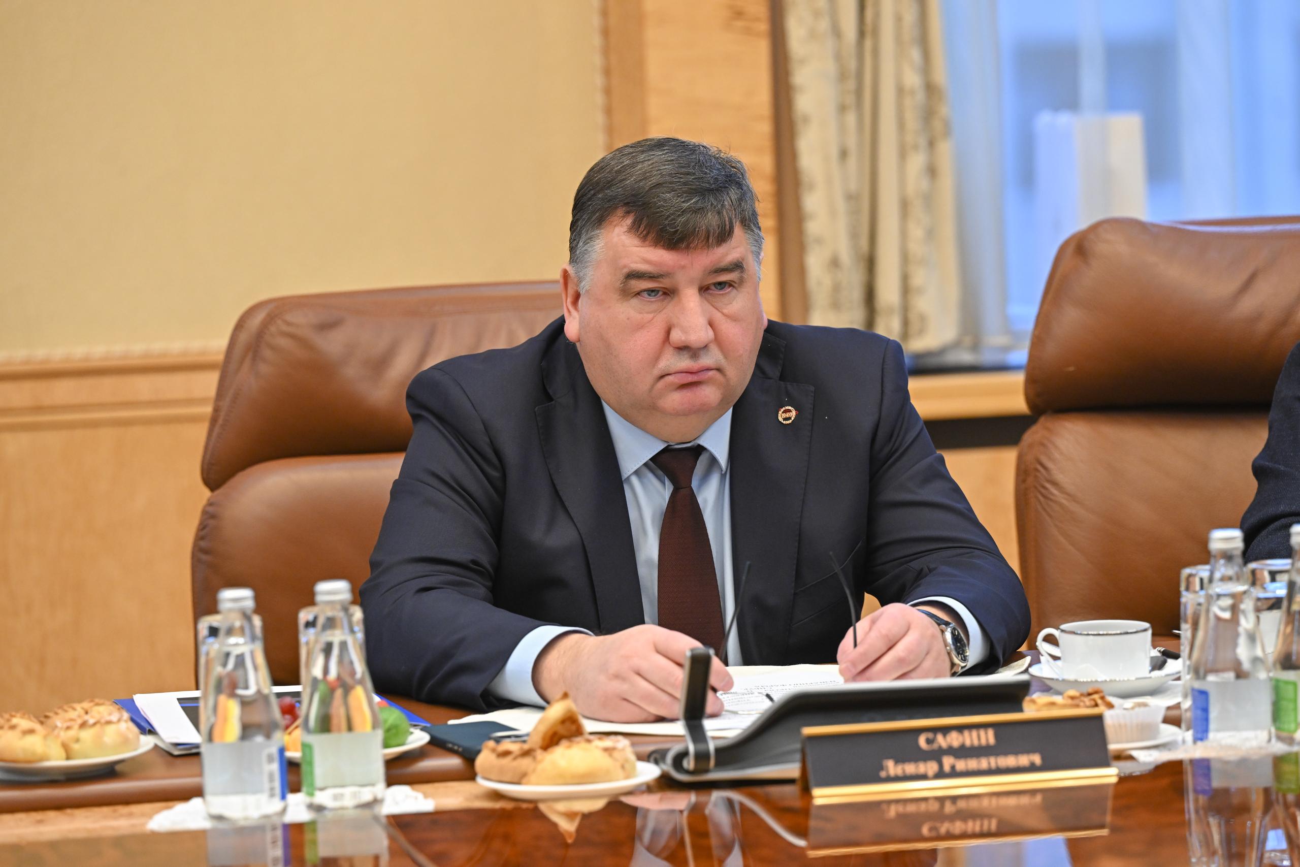 Рустам Минниханов отметил высокие итоги работы науки и образования Татарстана в 2025 году Рустам Минниханов отметил высокие итоги работы науки и образования Татарстана в 2025 году